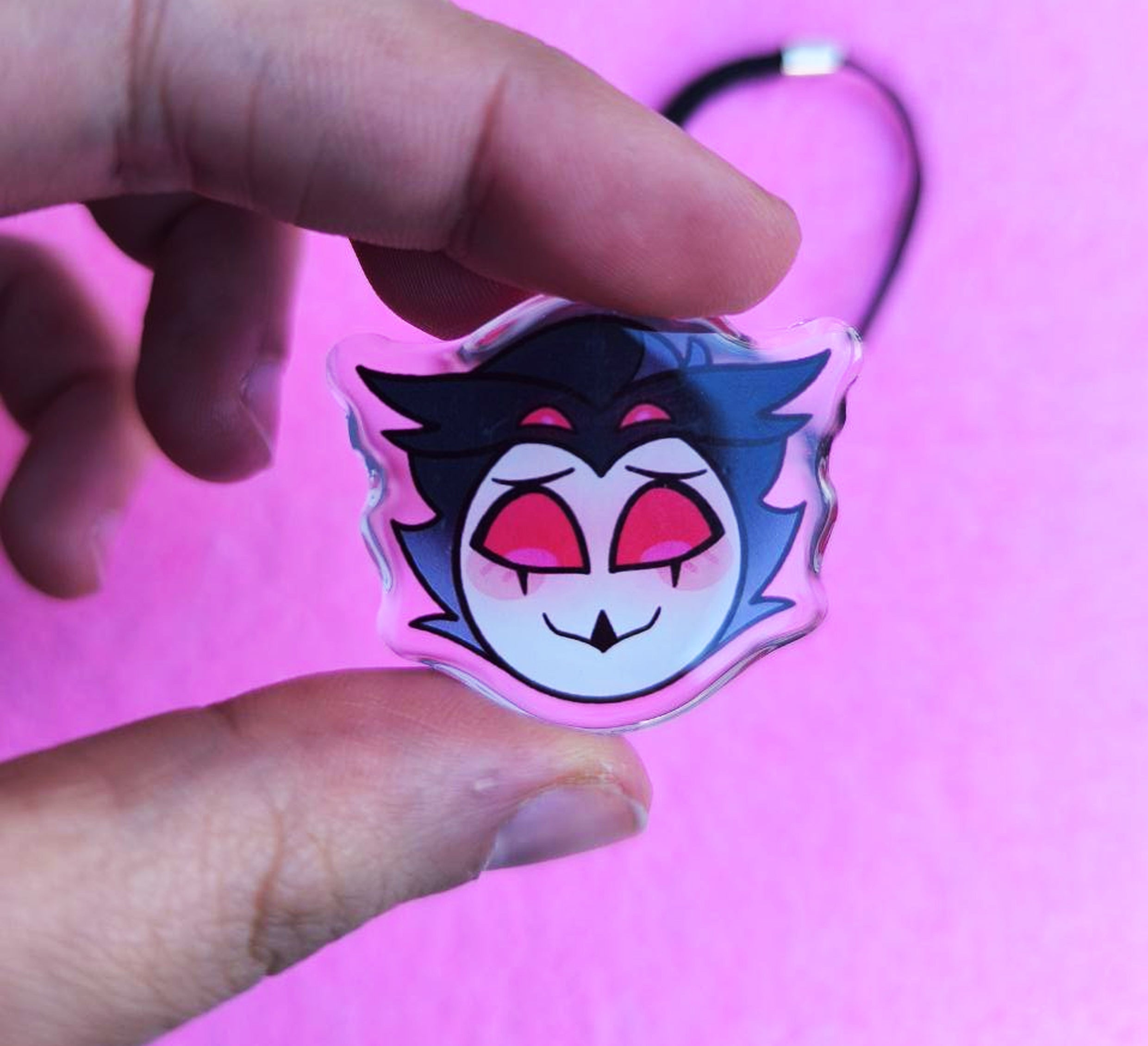 Epoxy pin e Phonecharm